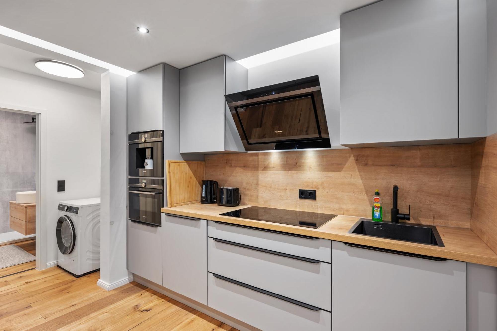 Edler Wohnraum Noble Stadtoase Mit Boxspringbett, Kaffeevollautomat, Lift & Parkplatz Chemnitz Luaran gambar