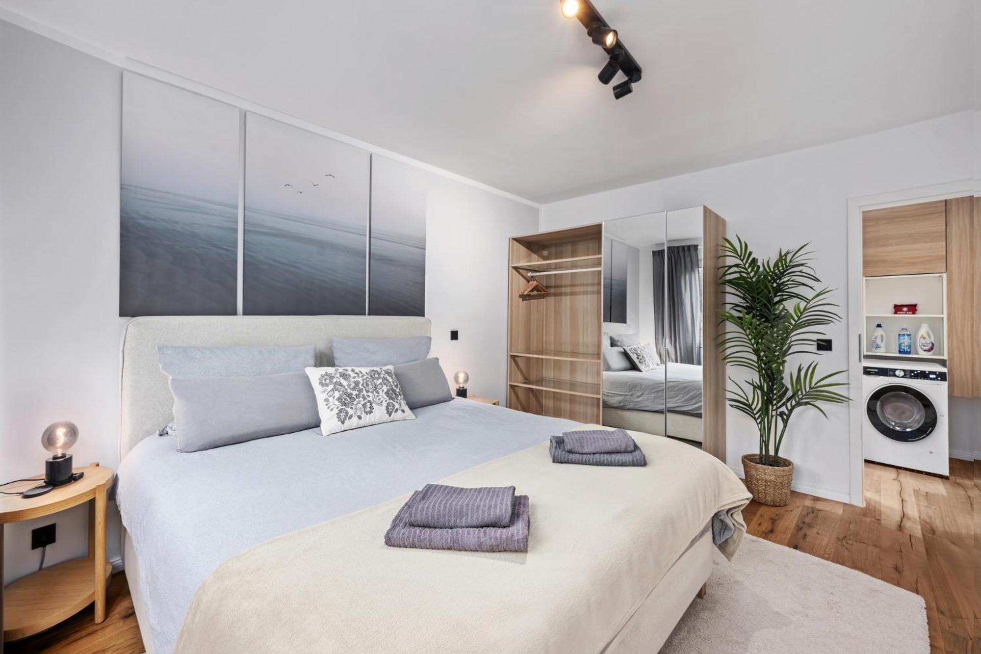 Edler Wohnraum Noble Stadtoase Mit Boxspringbett, Kaffeevollautomat, Lift & Parkplatz Chemnitz Luaran gambar