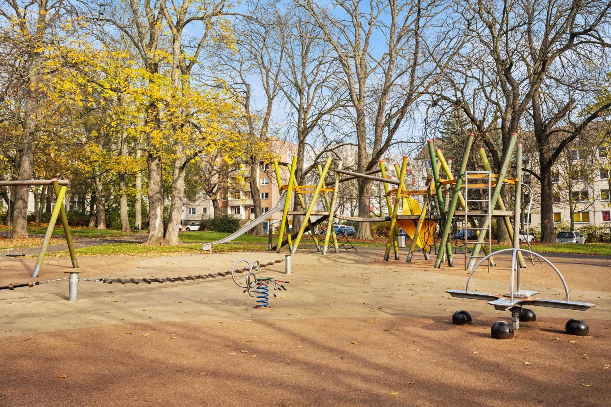 Edler Wohnraum Noble Stadtoase Mit Boxspringbett, Kaffeevollautomat, Lift & Parkplatz Chemnitz Luaran gambar