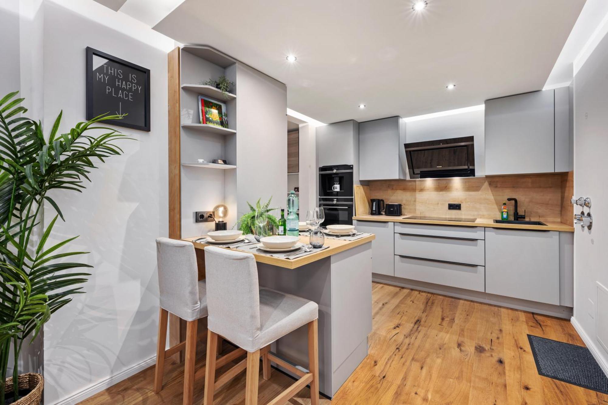 Edler Wohnraum Noble Stadtoase Mit Boxspringbett, Kaffeevollautomat, Lift & Parkplatz Chemnitz Luaran gambar