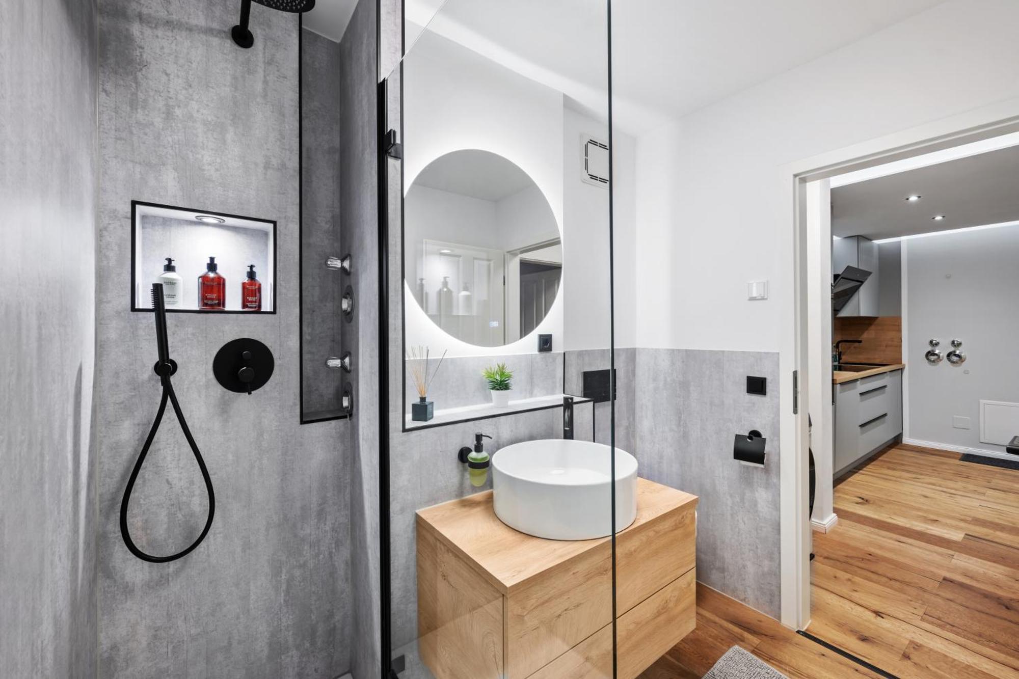 Edler Wohnraum Noble Stadtoase Mit Boxspringbett, Kaffeevollautomat, Lift & Parkplatz Chemnitz Luaran gambar